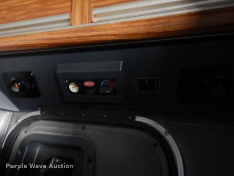 image for item JI9296 1998 Peterbilt 379  semi truck