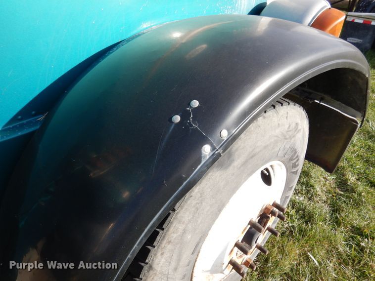 image for item JI9296 1998 Peterbilt 379  semi truck