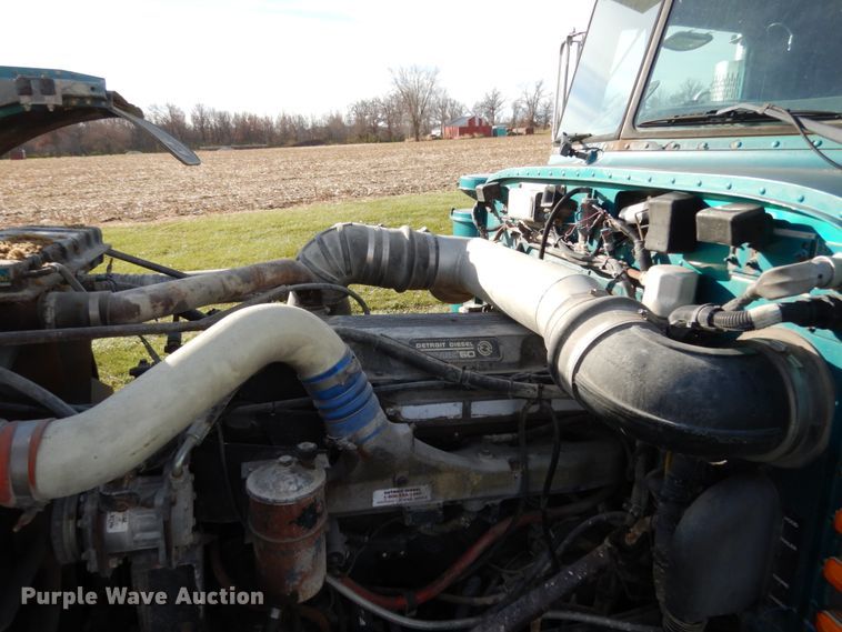 image for item JI9296 1998 Peterbilt 379  semi truck