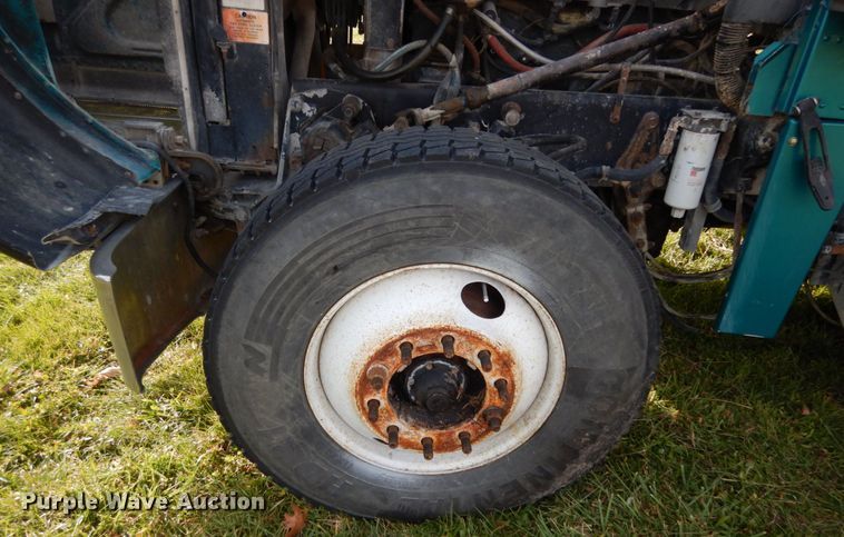 image for item JI9296 1998 Peterbilt 379  semi truck