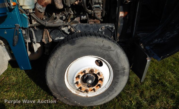 image for item JI9296 1998 Peterbilt 379  semi truck