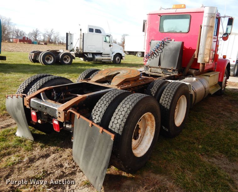 image for item JI9297 1997 International 9300  semi truck