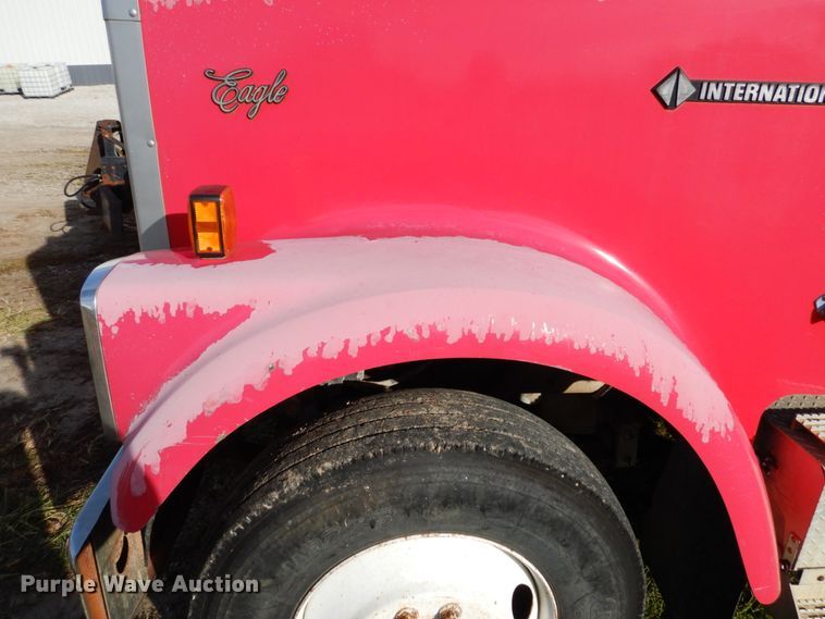 image for item JI9297 1997 International 9300  semi truck