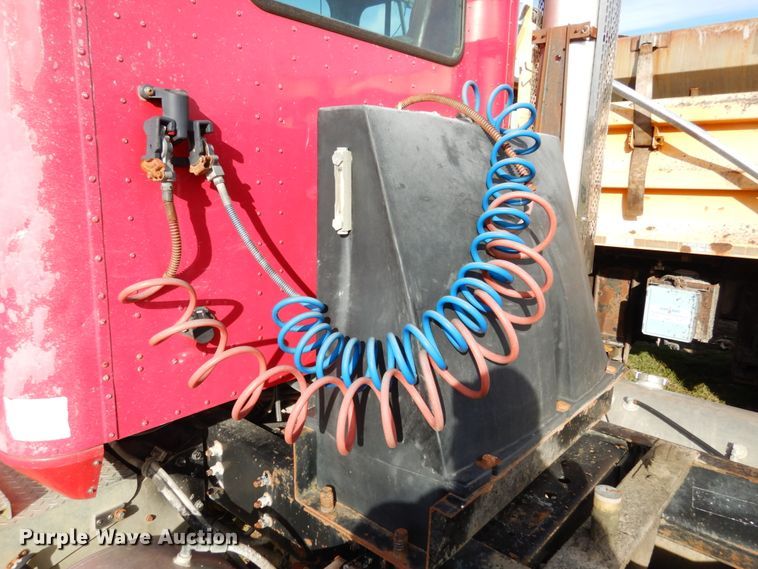 image for item JI9297 1997 International 9300  semi truck