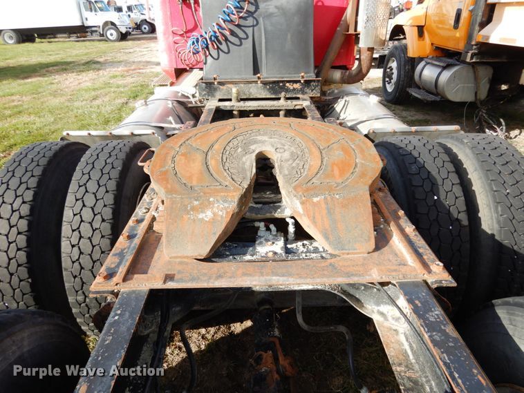 image for item JI9297 1997 International 9300  semi truck