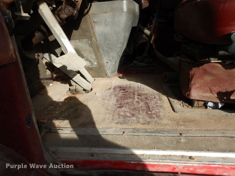 image for item JI9297 1997 International 9300  semi truck