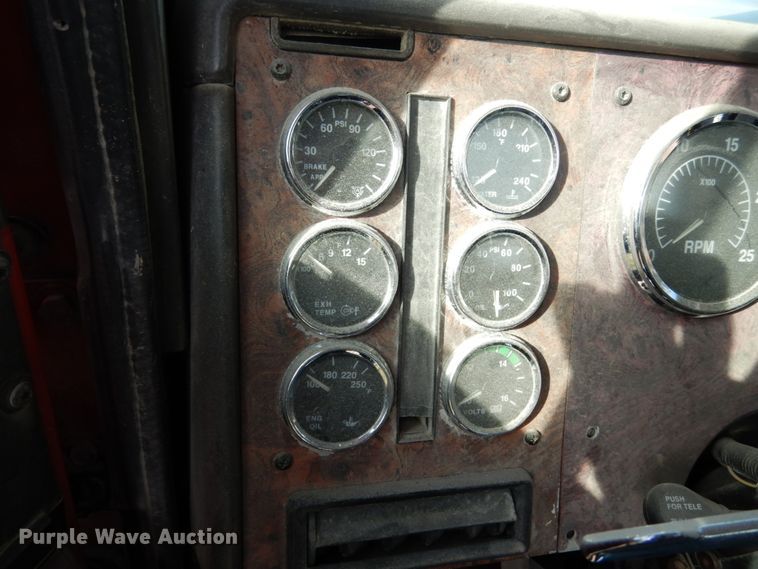 image for item JI9297 1997 International 9300  semi truck