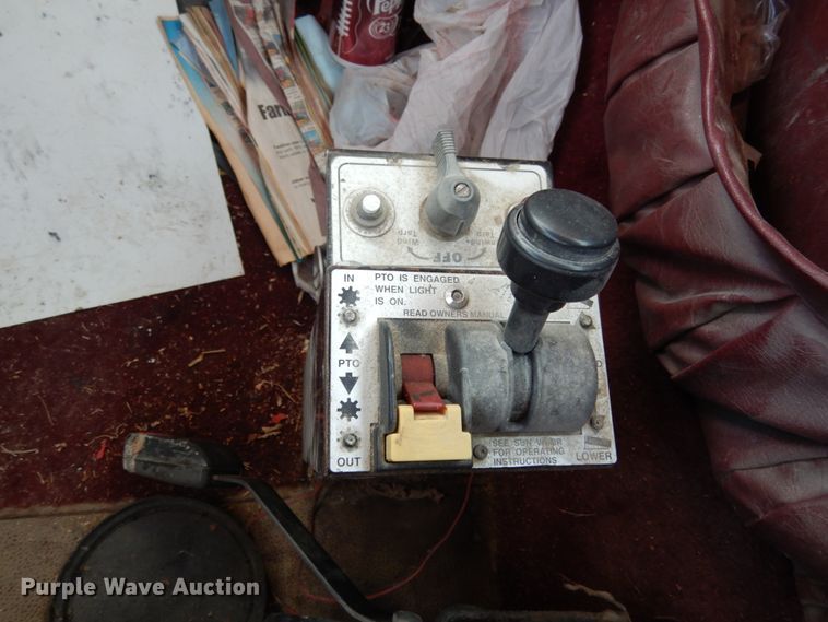 image for item JI9297 1997 International 9300  semi truck