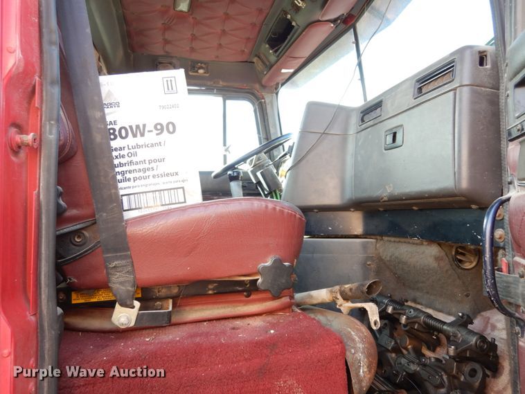 image for item JI9297 1997 International 9300  semi truck