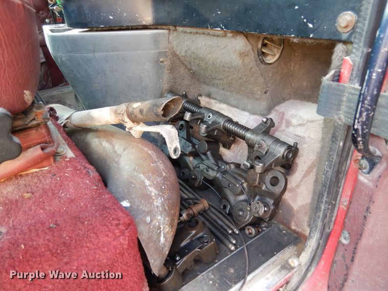 image for item JI9297 1997 International 9300  semi truck