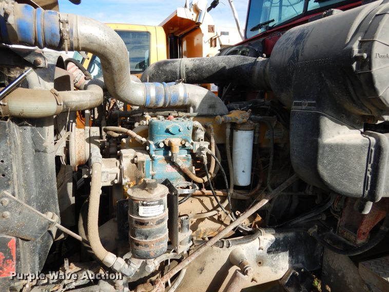 image for item JI9297 1997 International 9300  semi truck