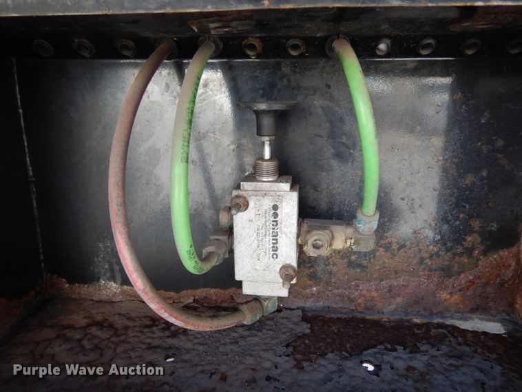 image for item JI9314 2006 Manac AAF-48  flatbed trailer