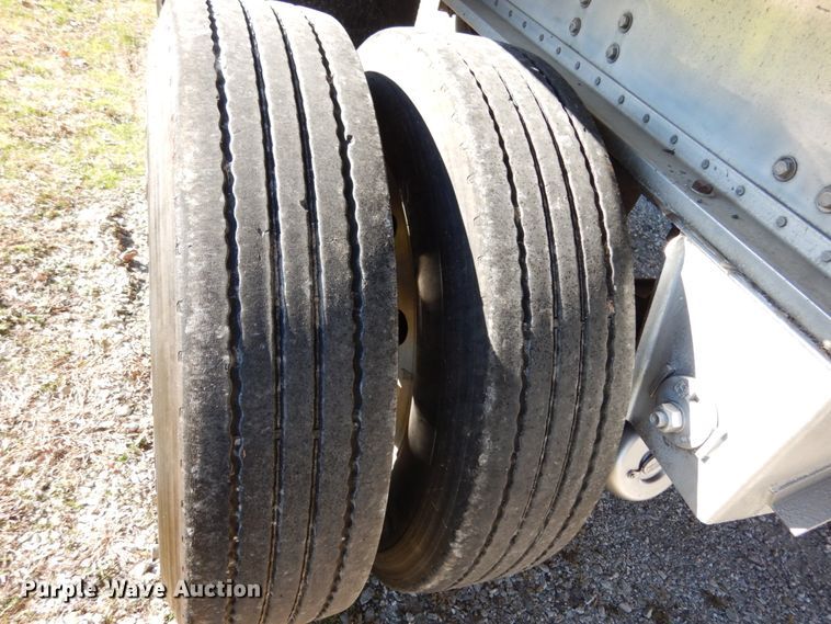 image for item JI9314 2006 Manac AAF-48  flatbed trailer