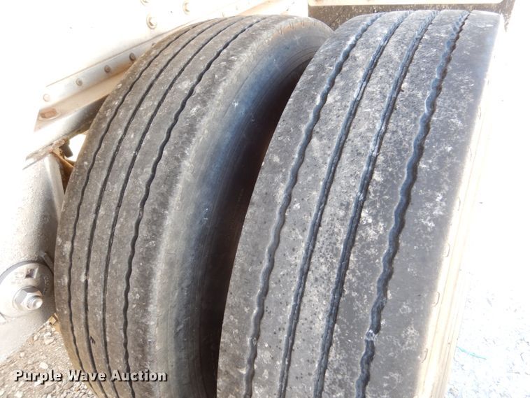 image for item JI9314 2006 Manac AAF-48  flatbed trailer