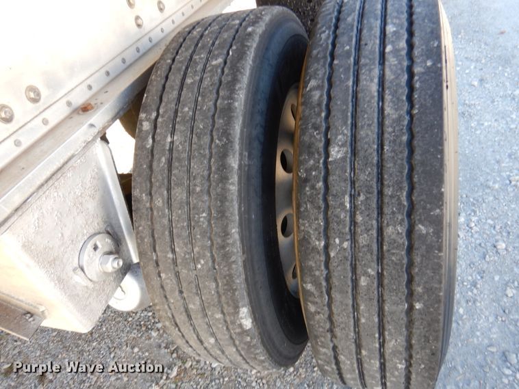 image for item JI9314 2006 Manac AAF-48  flatbed trailer