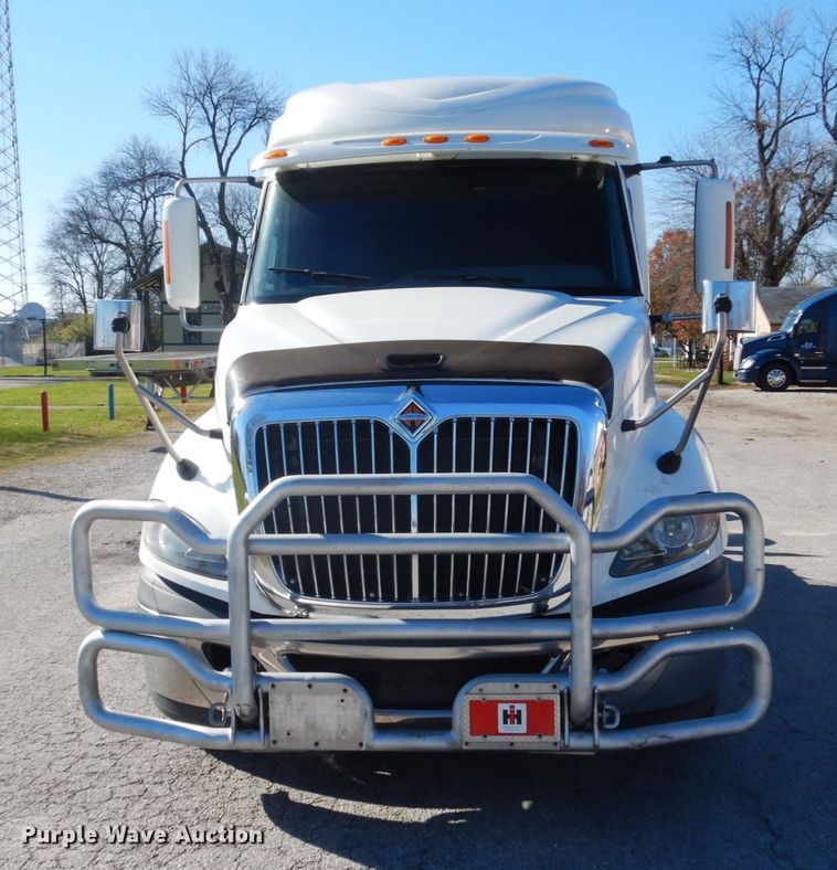 image for item JI9315 2013 International ProStar  semi truck