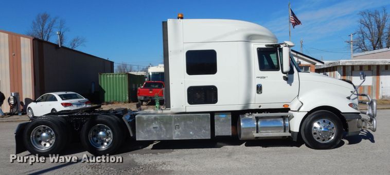 image for item JI9315 2013 International ProStar  semi truck