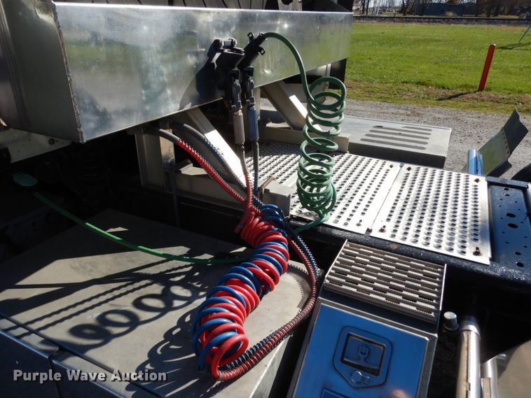 image for item JI9315 2013 International ProStar  semi truck