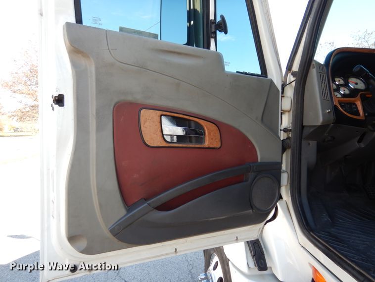 image for item JI9315 2013 International ProStar  semi truck