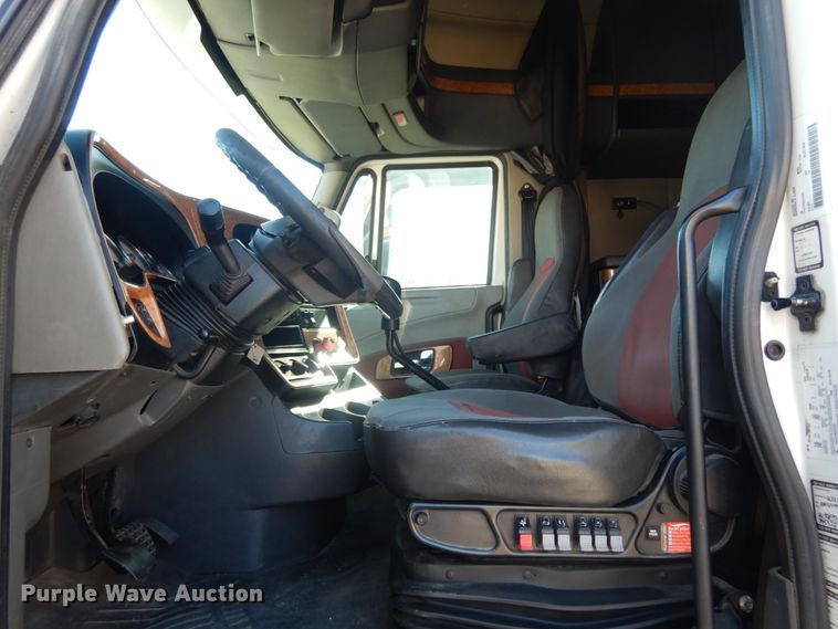 image for item JI9315 2013 International ProStar  semi truck