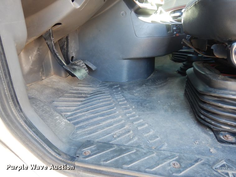 image for item JI9315 2013 International ProStar  semi truck