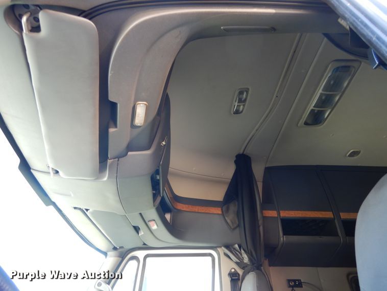 image for item JI9315 2013 International ProStar  semi truck