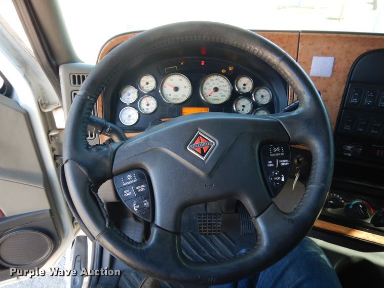 image for item JI9315 2013 International ProStar  semi truck