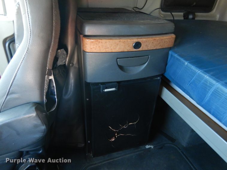 image for item JI9315 2013 International ProStar  semi truck