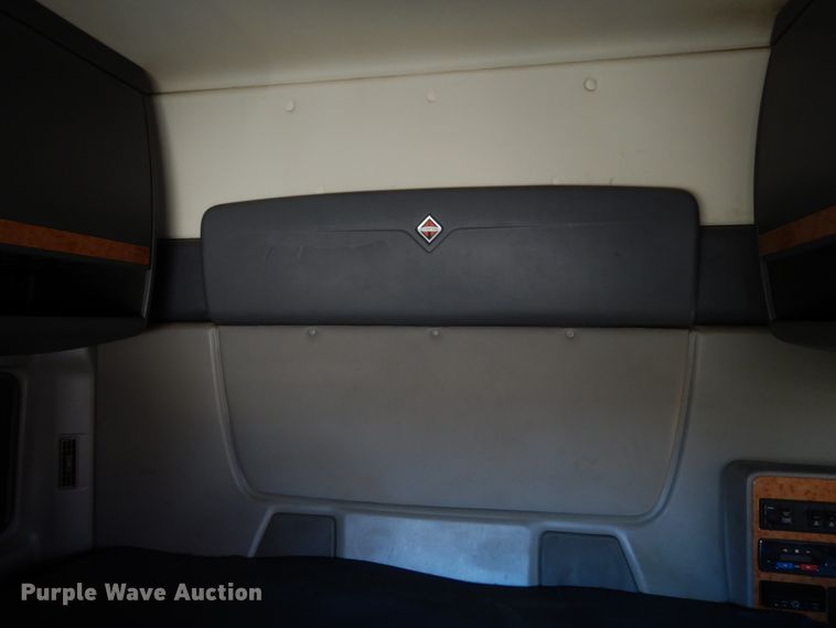 image for item JI9315 2013 International ProStar  semi truck