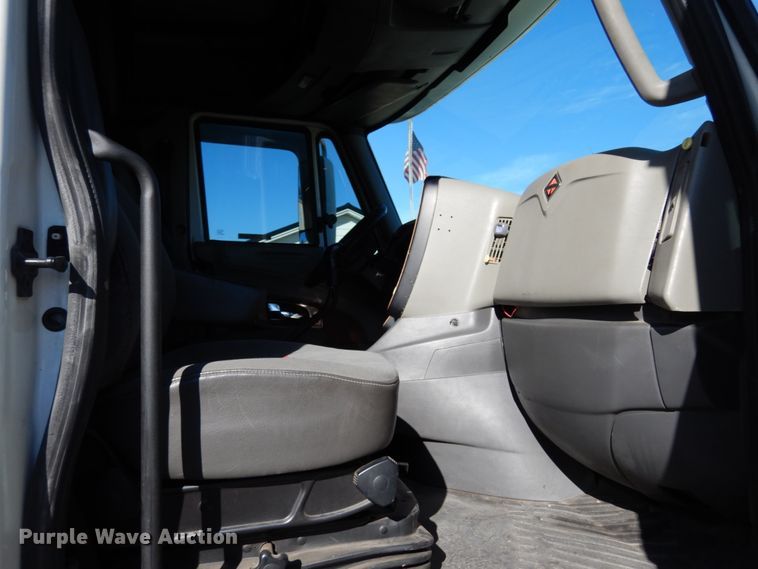 image for item JI9315 2013 International ProStar  semi truck