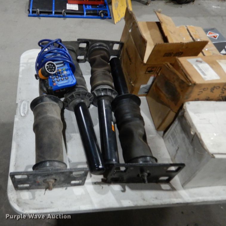 image for item JI9315 2013 International ProStar  semi truck