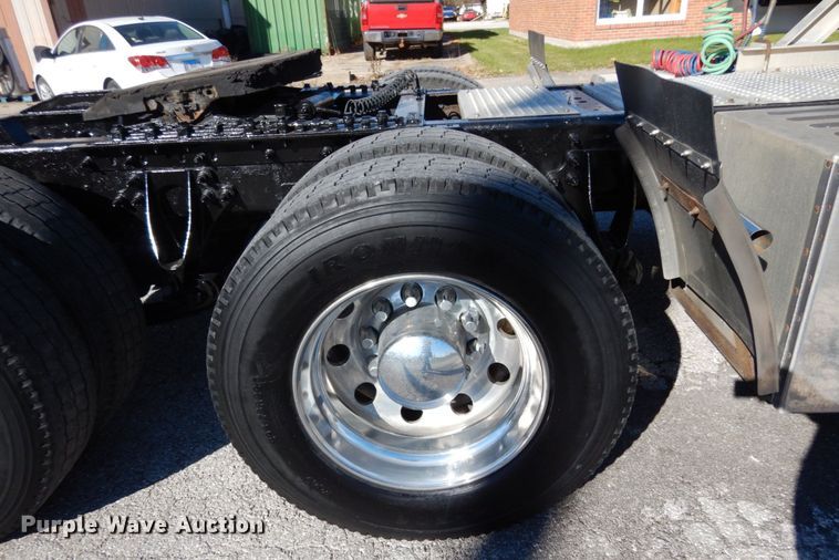 image for item JI9315 2013 International ProStar  semi truck