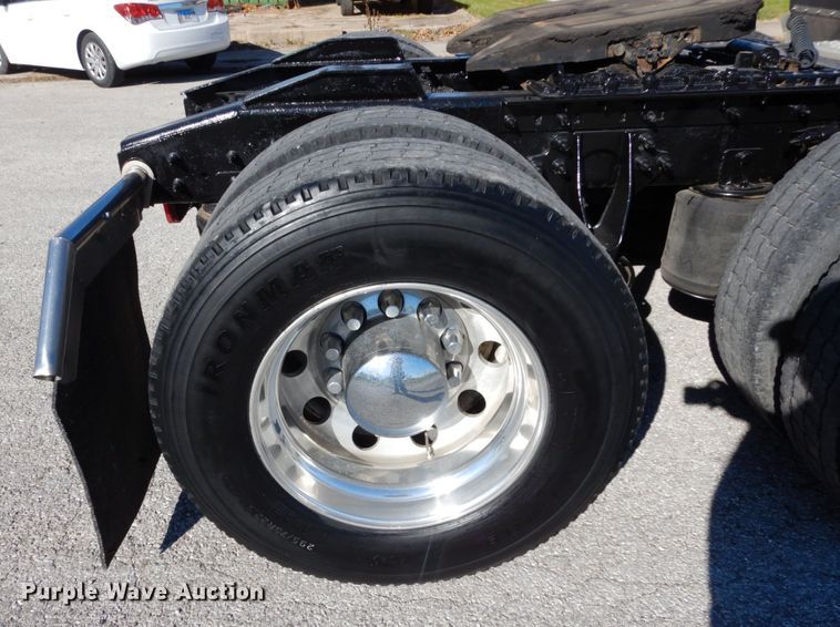 image for item JI9315 2013 International ProStar  semi truck