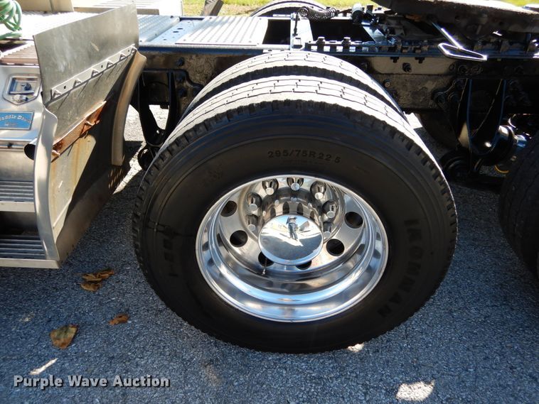 image for item JI9315 2013 International ProStar  semi truck