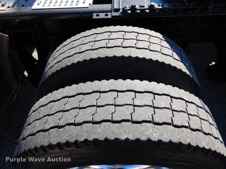 image for item JI9315 2013 International ProStar  semi truck