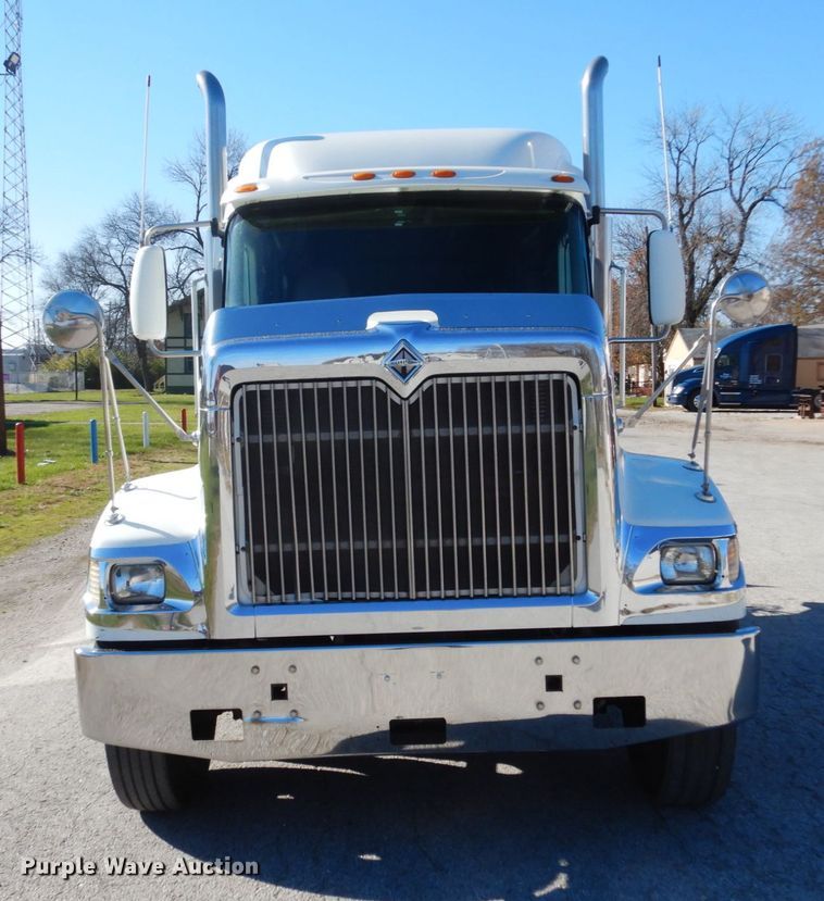 image for item JI9316 2009 International 9900i  semi truck