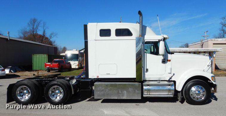 image for item JI9316 2009 International 9900i  semi truck