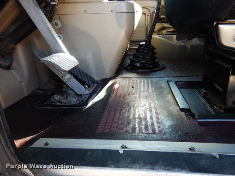 image for item JI9316 2009 International 9900i  semi truck