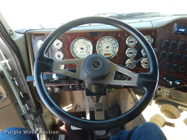 image for item JI9316 2009 International 9900i  semi truck