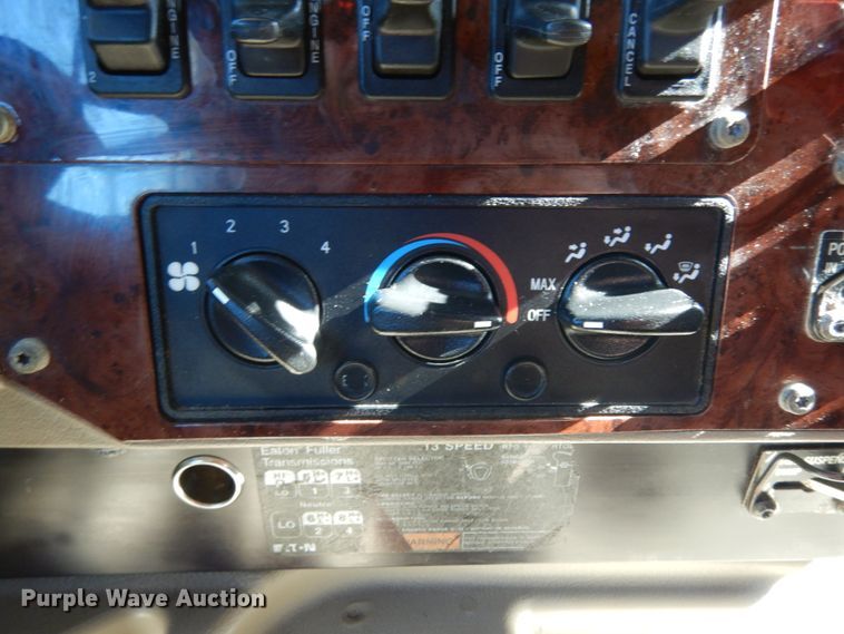 image for item JI9316 2009 International 9900i  semi truck