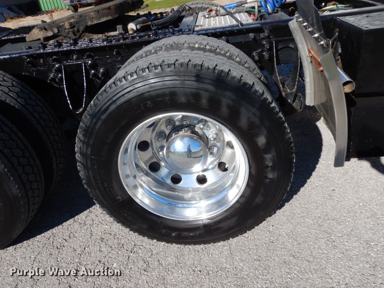 image for item JI9316 2009 International 9900i  semi truck