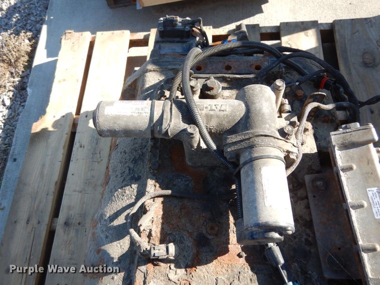 image for item JI9317 2005 Eaton Fuller RTO16910CAS2  transmission