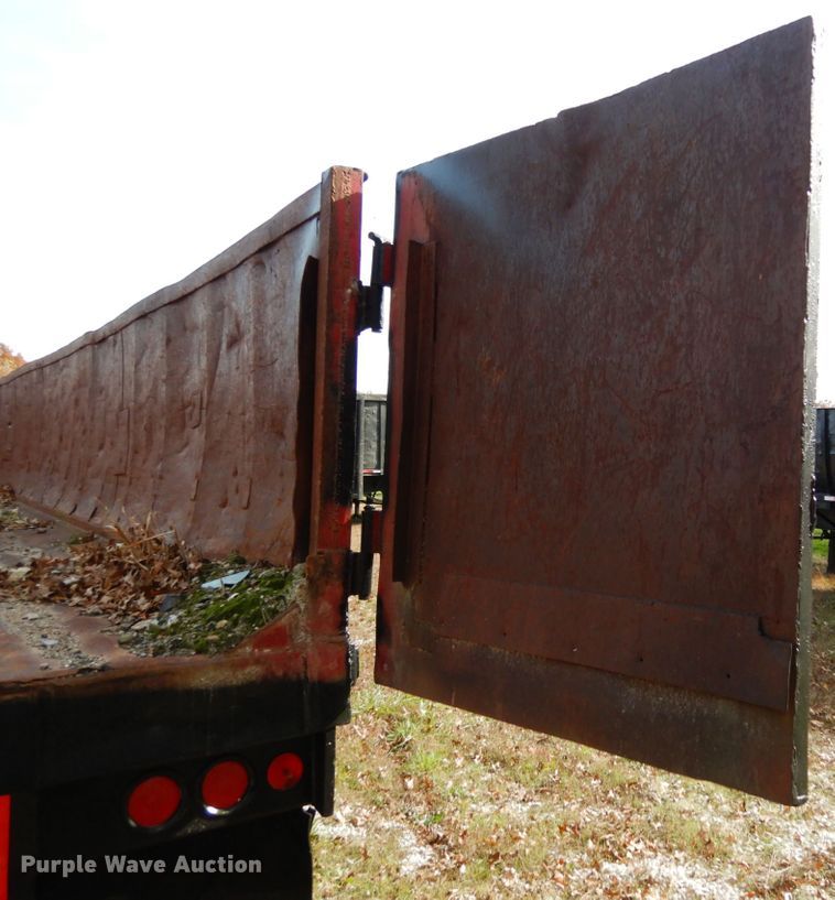 image for item JI9340 1974 Transcraft TH-40  scrap trailer