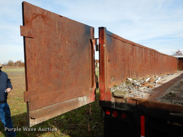 image for item JI9340 1974 Transcraft TH-40  scrap trailer