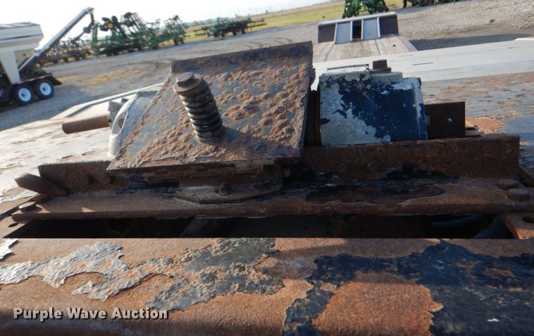 image for item JS9189 2010 Landoll 835  lowboy equipment trailer