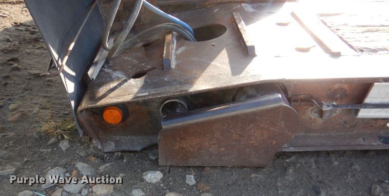 image for item JS9189 2010 Landoll 835  lowboy equipment trailer