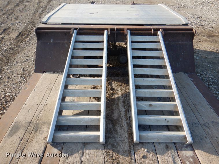image for item JS9189 2010 Landoll 835  lowboy equipment trailer