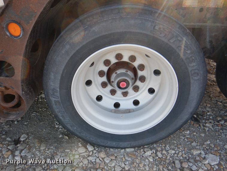 image for item JS9189 2010 Landoll 835  lowboy equipment trailer