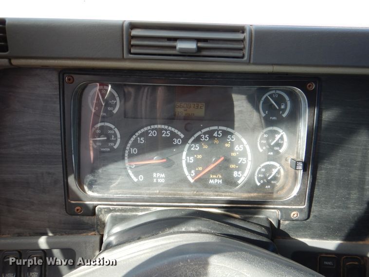 image for item JS9771 2006 Freightliner Columbia  semi truck