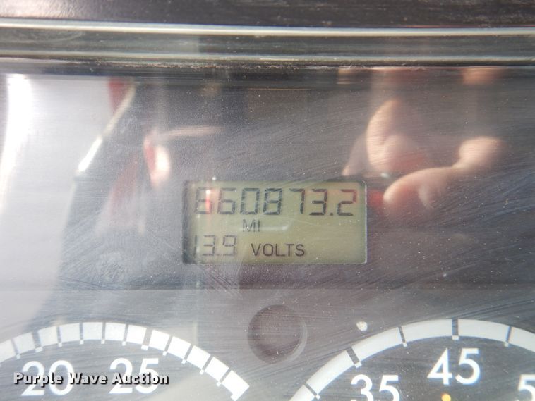 image for item JS9771 2006 Freightliner Columbia  semi truck